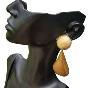 VINTAGE HAMMERED TEXTURE MATTE GOLDTONE MODERNIST DROP CLIP ON EARRINGS